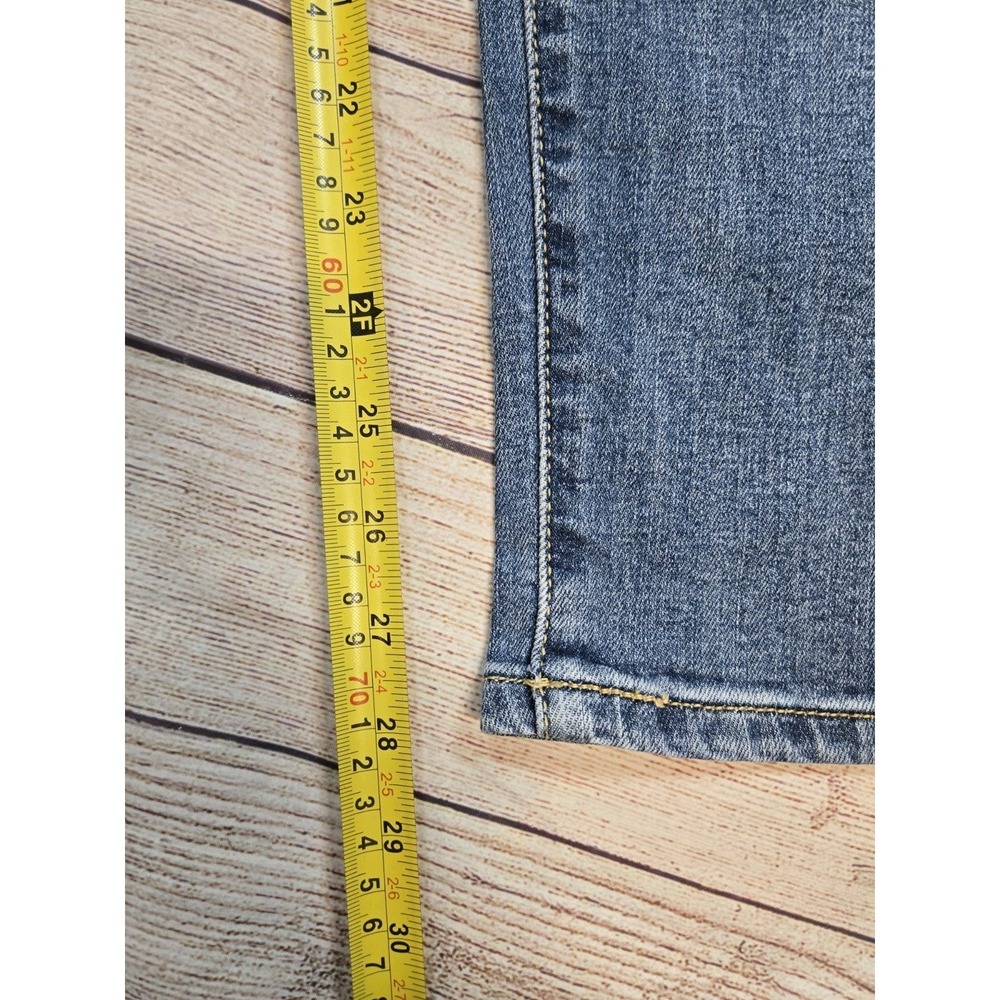 Judy Blue Women's Distressed Boyfriend Fit Jeans Size 15/32 Medium Wash Denim - Picture 8 of 12